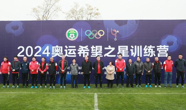 早知道这样，真不如在魏亮把危机解决之后，就老老实实的把自己承诺的董事长位置给他，这样的话，魏亮肯定也不会把自己赶去长白山。